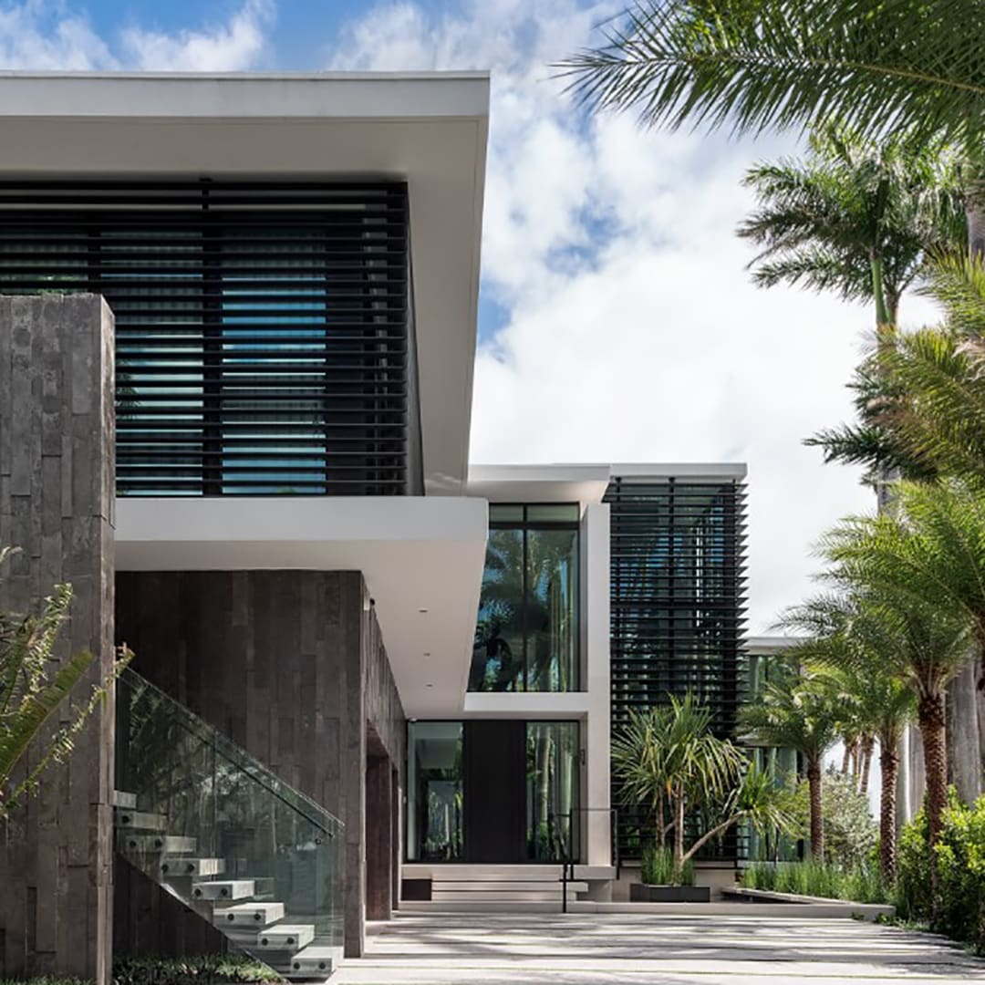 Fachada exterior entrada villa 1.jpg